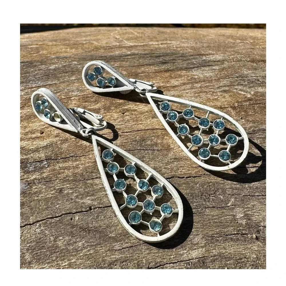 Vintage Teardrop Clip On‎ Earrings OS White Blue Enamel Rhinestone Dangle